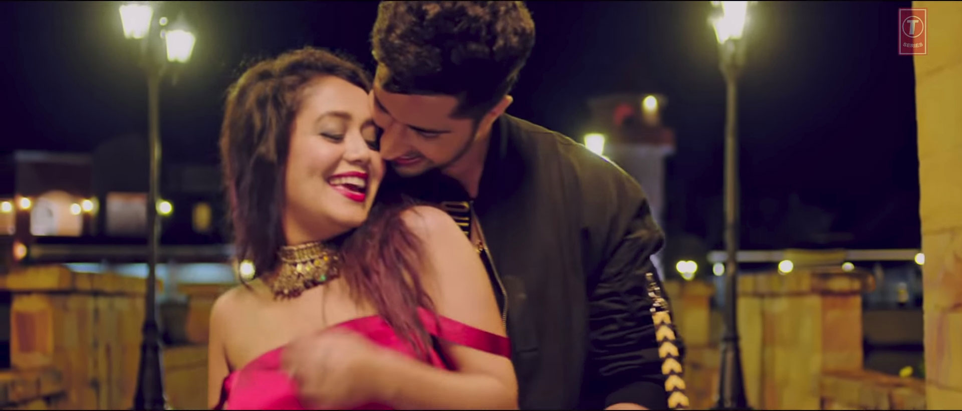 Nikle Currant Song – Jassi Gill & Neha Kakkar