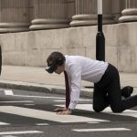 Johnny-English-Strikes-Again-004