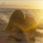 Nicki-Minaj-–-Bed-ft-Ariana-Grande-09