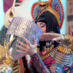 Katy-Perry-Dark-Horse-03