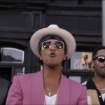 Mark-Ronson—Uptown-Funk-02