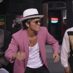 Mark-Ronson—Uptown-Funk-04