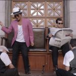 Mark-Ronson—Uptown-Funk-08