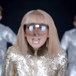 Taylor-Swift—Shake-It-Off-07