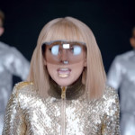 Taylor-Swift—Shake-It-Off-07