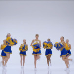Taylor-Swift—Shake-It-Off-13