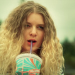 Macklemore-and-Ryan-Lewis—Thrift-Shop-feat-Wanz-02