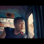 Coldplay—Hymn-For-The-Weekend-12