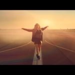 Ellie-Goulding—Burn-01