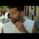 Ricky-Martin—La-Mordidita-ft-Yotuel-007