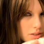 Taylor-Swift—You-Belong-With-Me-011