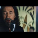 Enrique-Iglesias—El-Perdedor-(Pop)-ft.-Marco-Antonio-Solís-010