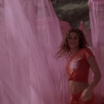 Shakira—Hips-Don’t-Lie-ft.-Wyclef-Jean-005